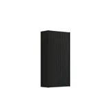 Stort badeværelse inspiration med badeværelsesmøbler i eg noir med elegante lameller, stilfuld dobbelt håndvask, firkantede spejle, hvide fliser med geometrisk mønster giver et lyst, symmetrisk og klassisk udtryk.