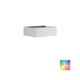 Stilrent og rummeligt badeværelse inspiration med stort rundt spejl med sort ramme, mørk stenvask, farvet toilet, overskab og åben reol i et sofistikeret og dæmpet design