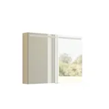 Stort badeværelse inspiration med små aflange fliser, elegant vaskeskab i lys beige med smukke smalle striber og moderne åbent rum, sorte aflange greb, samt stilrent spejlskab med lys, der skaber en romantisk atmosfære.