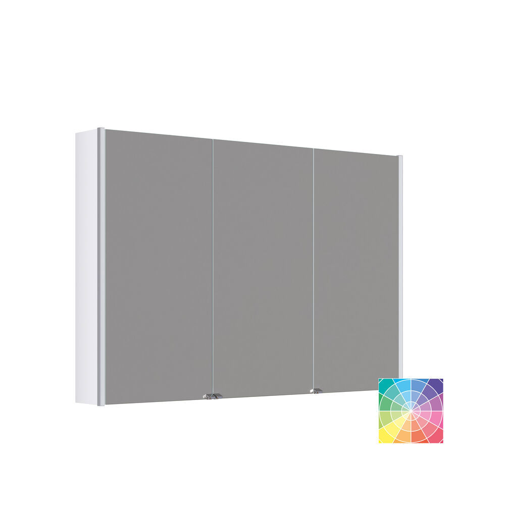 Stort badeværelse inspiration i nordisk stil med badeværelsesmøbler i lys blå farve og træbordplade med elegant bordstående håndvask, sildebensgulv i træ, der skaber en lys og klassisk stil