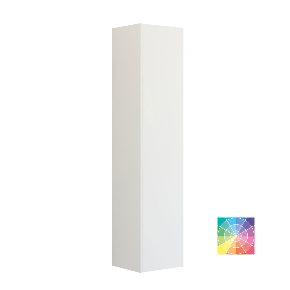 Stort badeværelse inspiration i nordisk stil med badeværelsesmøbler i lys blå farve og træbordplade med elegant bordstående håndvask, sildebensgulv i træ, der skaber en lys og klassisk stil