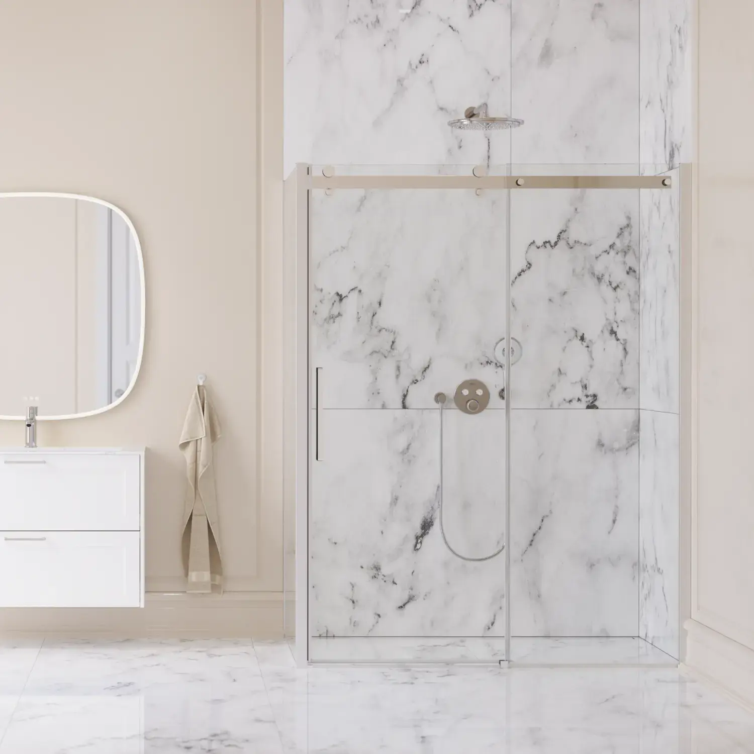 Stort badeværelse inspiration med stor luksuriøs brusekabine med skydedør, hvide badeværelsesmøbler, store moderne fliser og lange gardiner giver et klassisk og romantisk udtryk