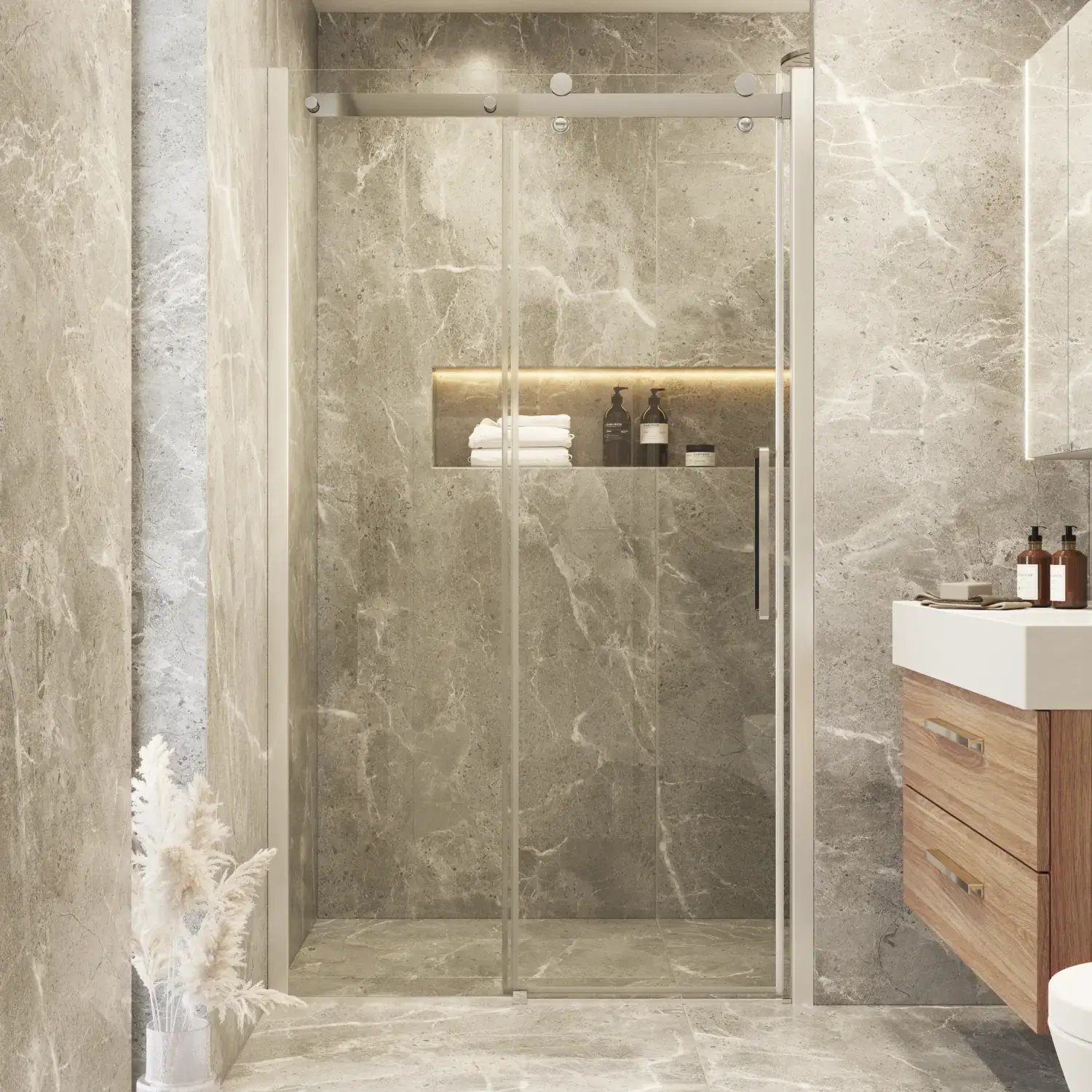 Badeværelse inspiration med bruseniche med skydedører, der giver et elegant og luksuriøst udtryk til dit badeværelse