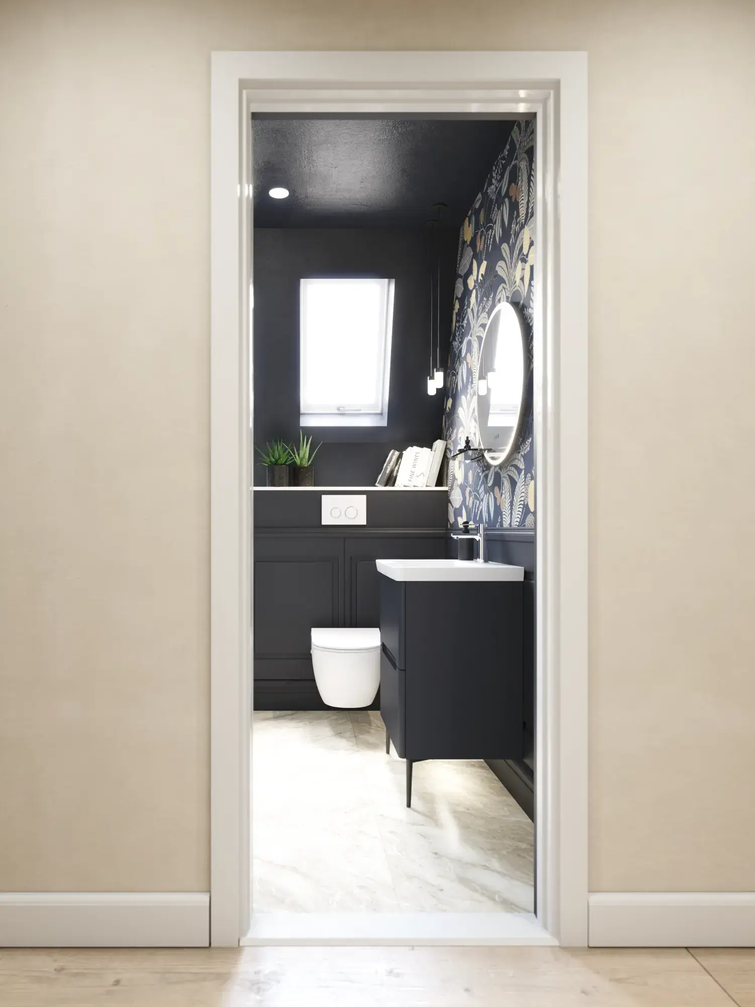 Badeværelse inspiration med mørkeblå vægpaneler, romantisk blomstret tapet, mørkeblåt vaskeskab med bløde former og et smukt rundt spejl med lys, der skaber et vintage udtryk