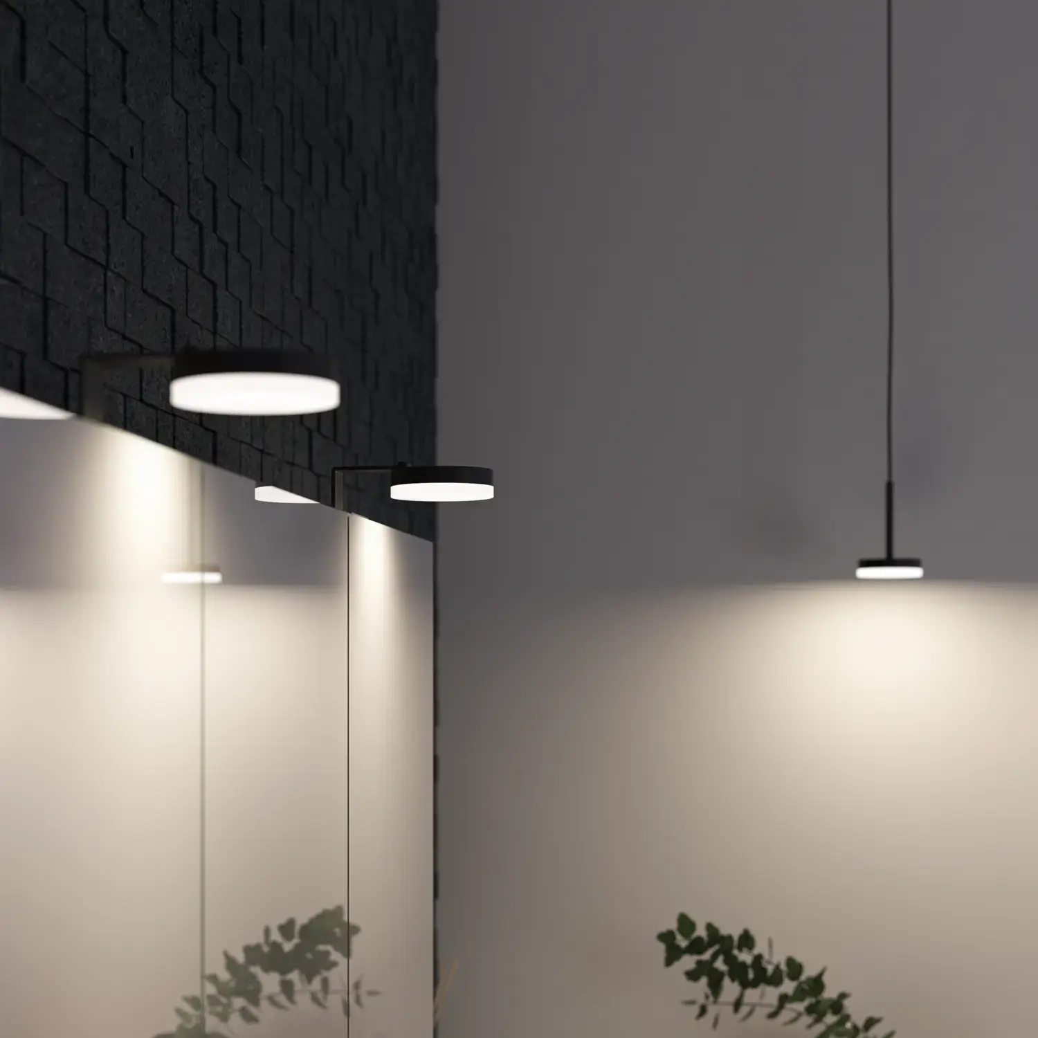 Badeværelse inspiration med moderne sorte lamper, der fremhæver badeværelsets minimalistiske og elegante stil med dæmpet lys.