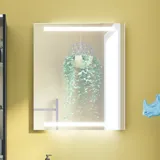 Lille badeværelse inspiration med badeværelsesmøbler i sort struktur med elegant håndvask, praktisk og lækker indretning samt runde messing greb, firkantet spejl med integreret lys, der giver et moderne udtryk.