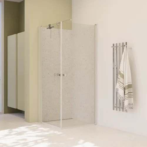 Stort badeværelse inspiration med grønne badeværelsesmøbler, firkantet spejl, og bruseafskærmning med svingdører med klart glas og profiler i satin samt elegant elektrisk håndklædetørrer.