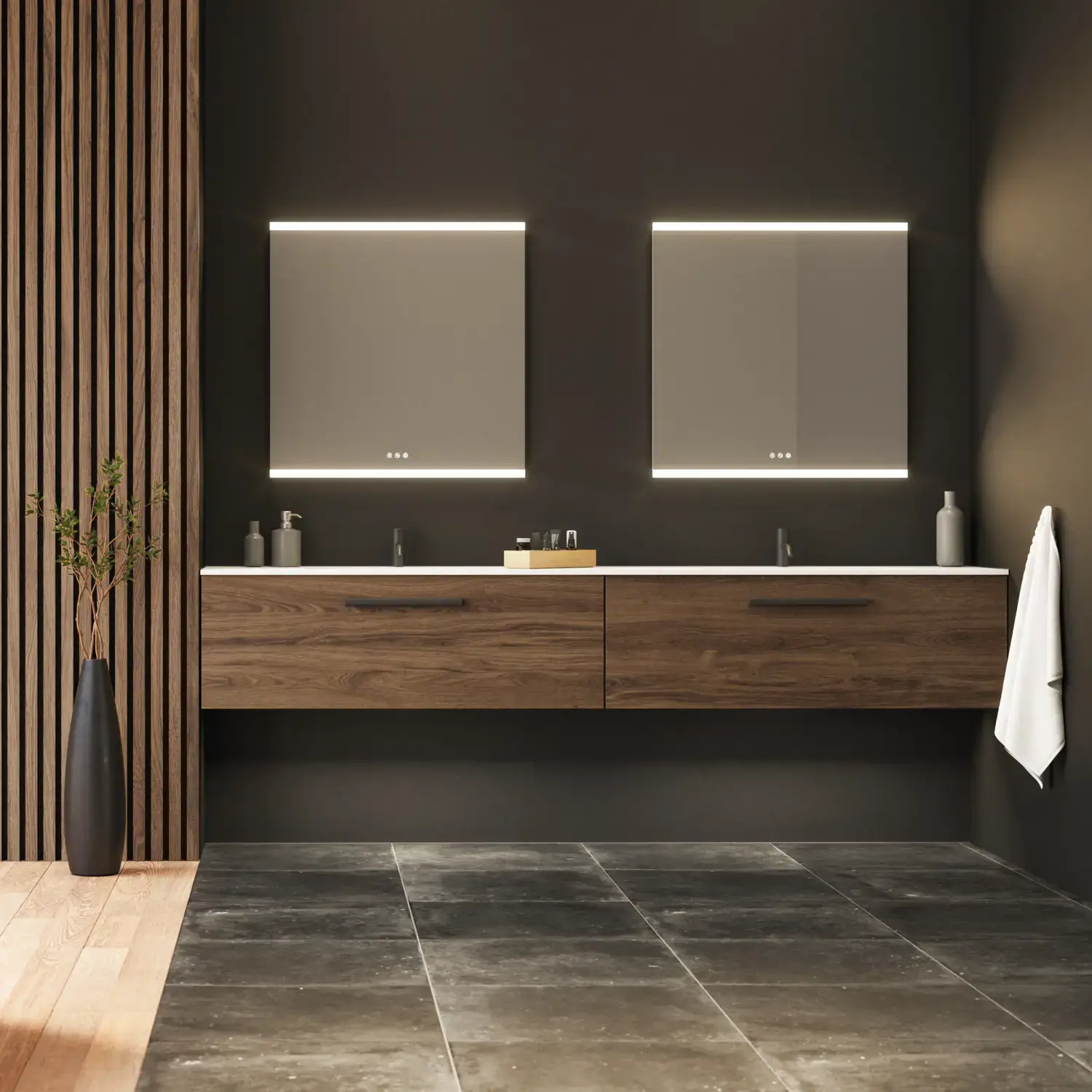 Stort badeværelse inspiration med vaskeskabe og trælameller i brun eg, fritstående badekar, og firkantede spejle med lys, elegant dobbelthåndvask giver et moderne og symmetrisk look